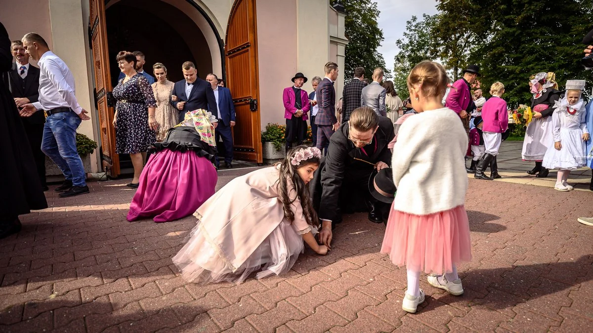 Wesele biskupiańskie Michała i Marty Chudych w Sikorzynie