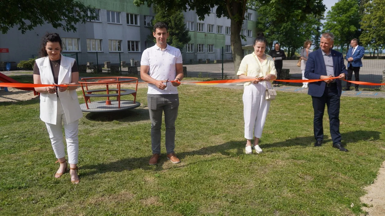 Nowy plac zabaw w Dobrzycy