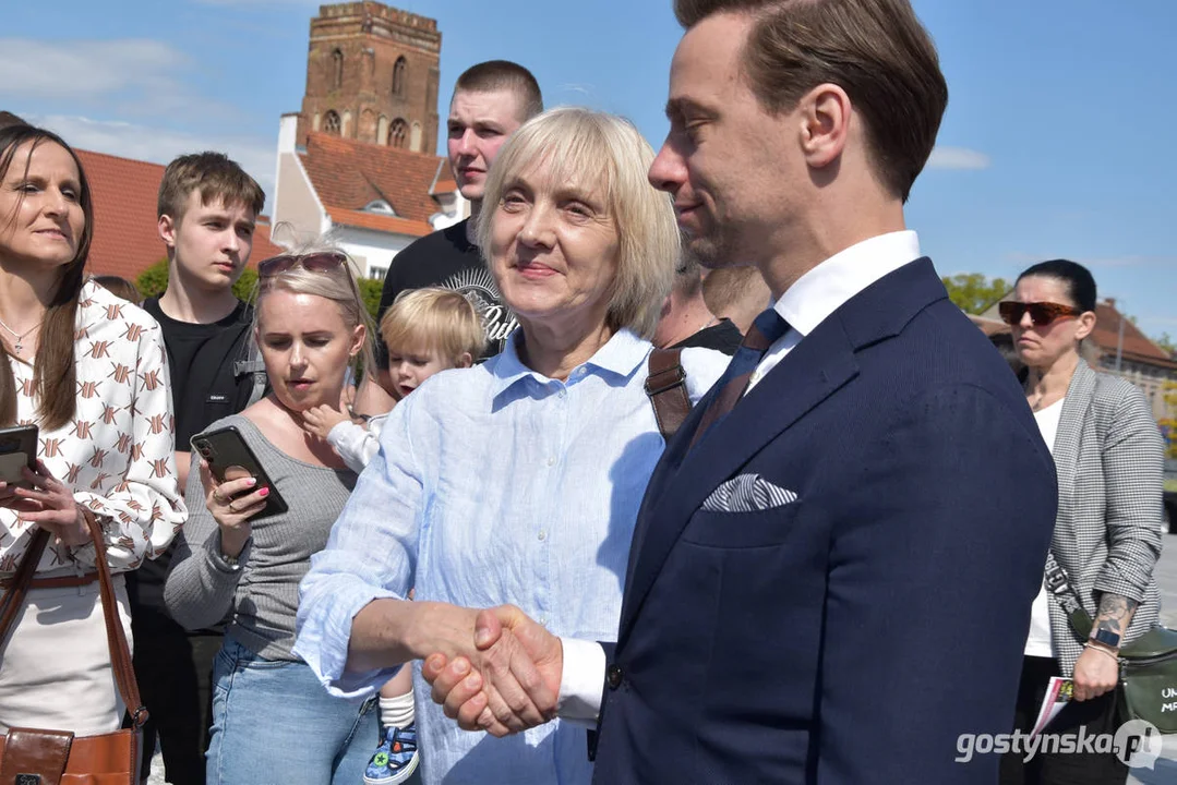 Lider Konfederacji Krzysztof Bosak w Gostyniu spotkał się z mieszkańcami