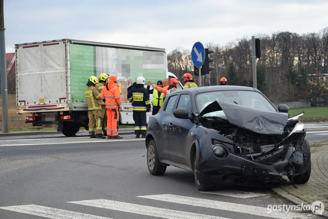 Zderzenie dwóch aut na obwodnicy DW434 w Krobi