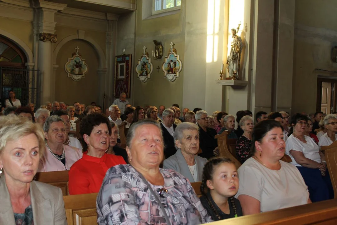 Uroczystość Matki Bożej Cieleckiej w parafii św. Małgorzaty w Cielczy z zawierzeniem KGW z gminy Jarocin