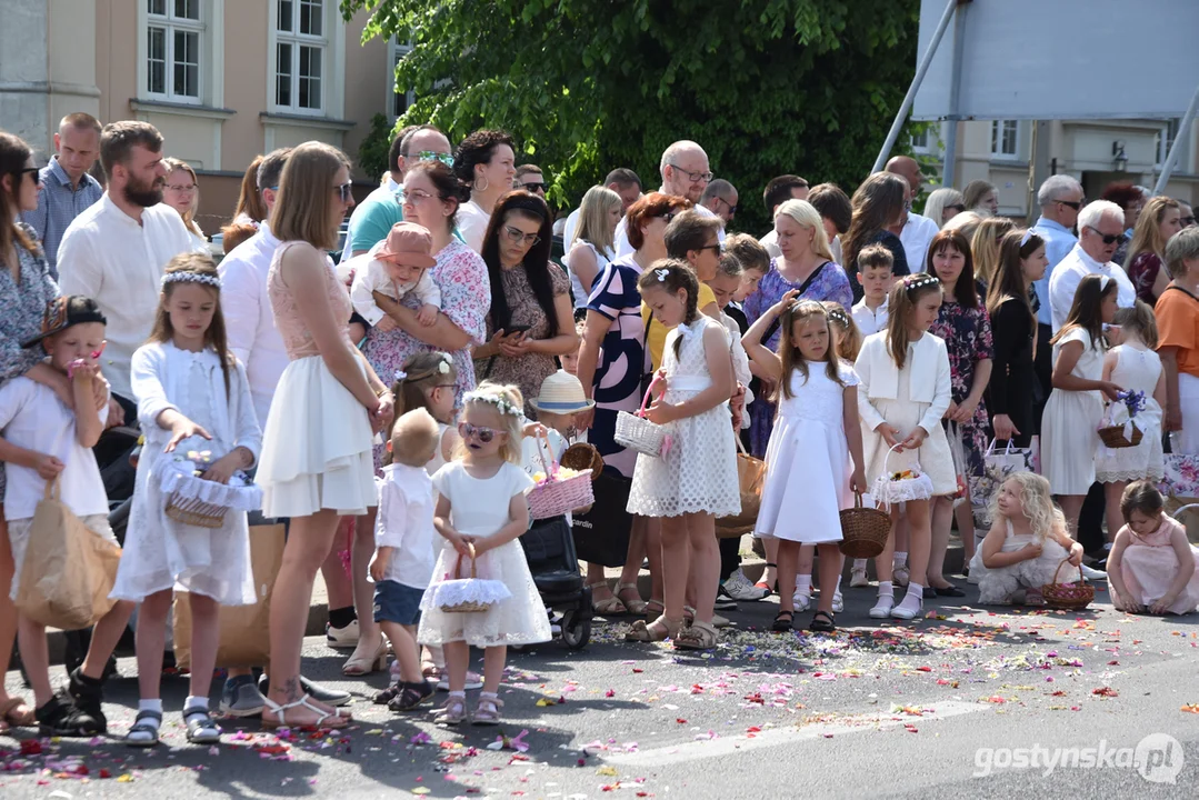 Gostyń - Boże Ciało 2023 - procesja ulicami miasta