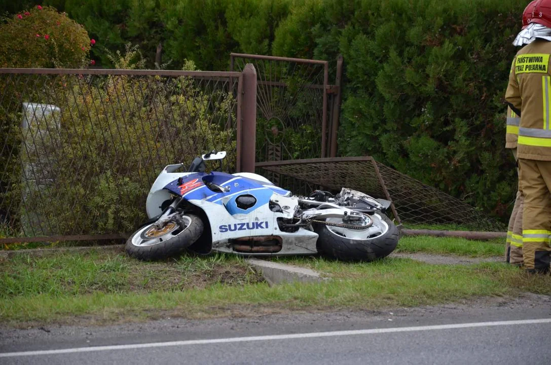 Zderzenie osobówki z motocyklem w Witaszyczkach - Zdjęcie główne