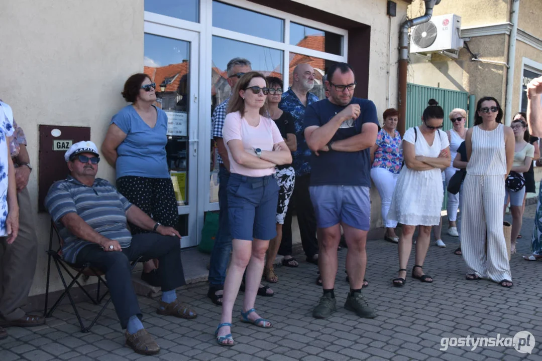 Spacer z Janem Niedzielą po rynku w Piaskach