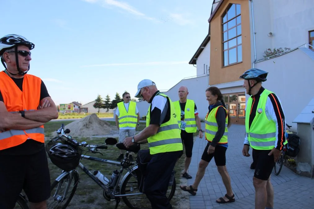 Rowerzyści z Jarocina wyruszyli w drogę na Jasną Górę