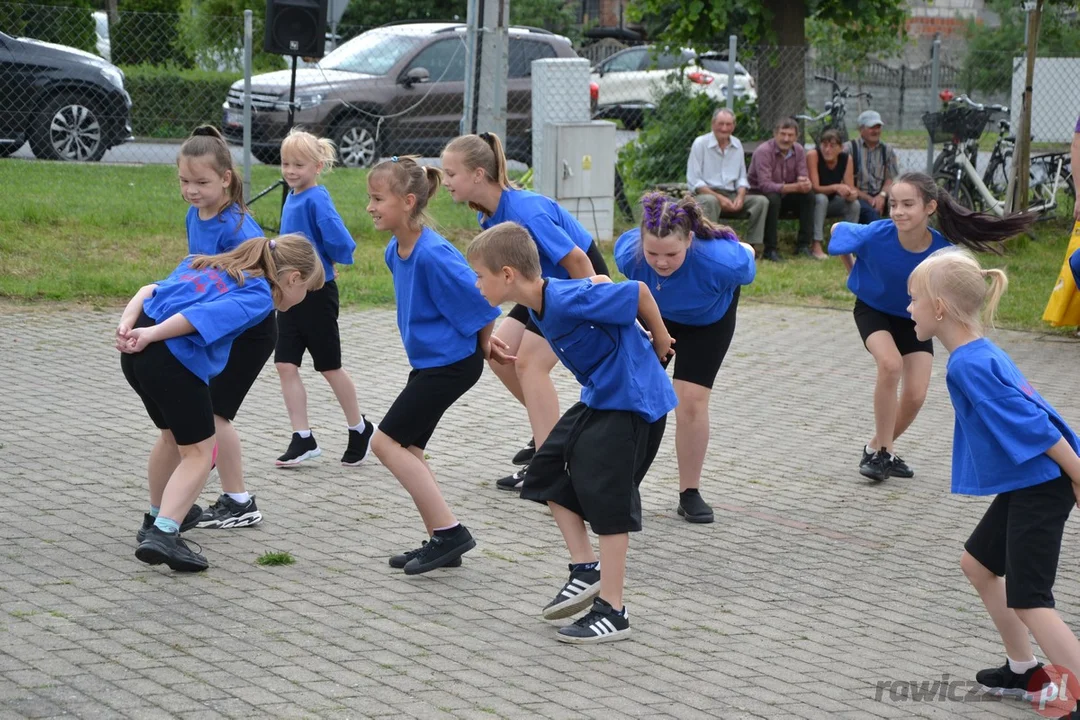 Festyn "Bezpieczne Wakacje z Mundurem" w Sobiałkowie