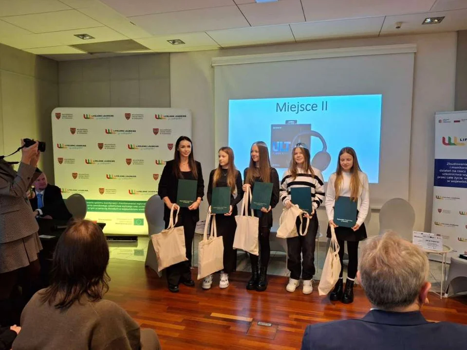 Sukces uczennic jarocińskiej "trójki"