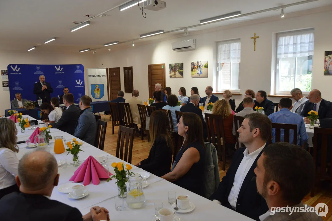 Wręczenie dofinansowań w XVI edycji konkursu "Pięknieje wielkopolska wieś" dla powiatów gostyńskiego, kościańskiego i śremskiego