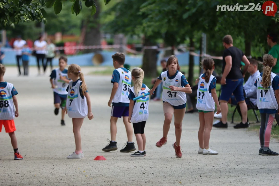 Sztafety szkolne w ramach 24h Rawickiego Festiwalu Sportu