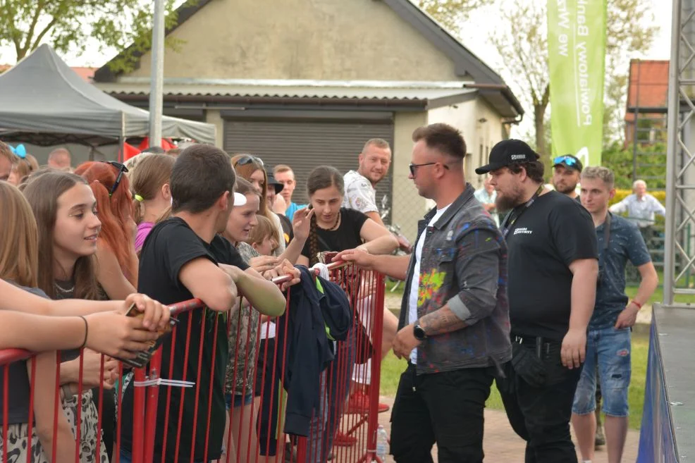 Świetna zabawa w Dobieszczyźnie. Festyn cieszył się dużym zainteresowaniem