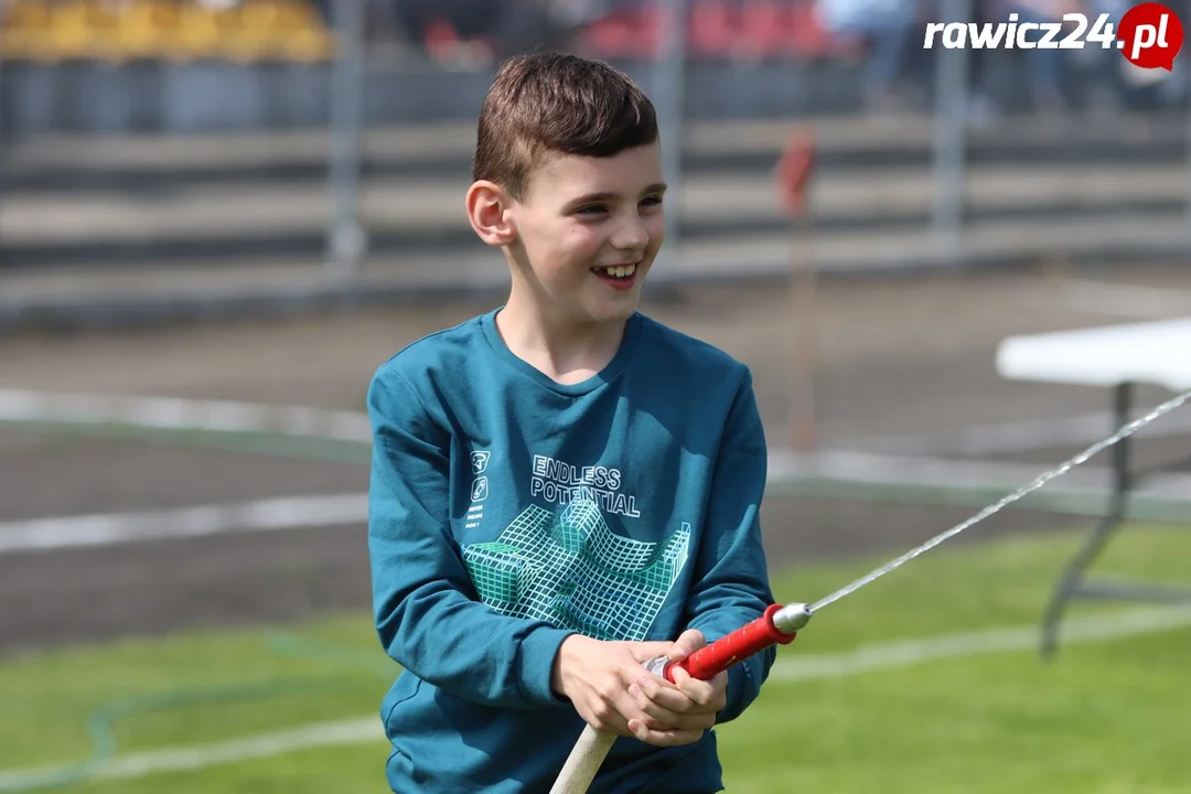 Dziecięce Drużyny Pożarnicze na zawodach w Miejskiej GórceDziecięce Drużyny Pożarnicze na zawodach w Miejskiej Górce