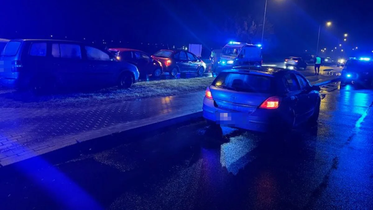 Karambol w Gostyniu. 19-latek volkswagenem rozpoczął efekt domina na ulicy Wrocławskiej - Zdjęcie główne