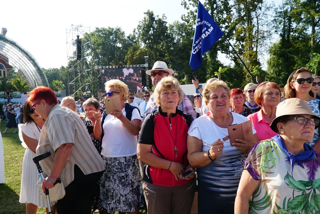 Smolice. Koronacja wizerunku Matki Bożej Uzdrowienia Chorych