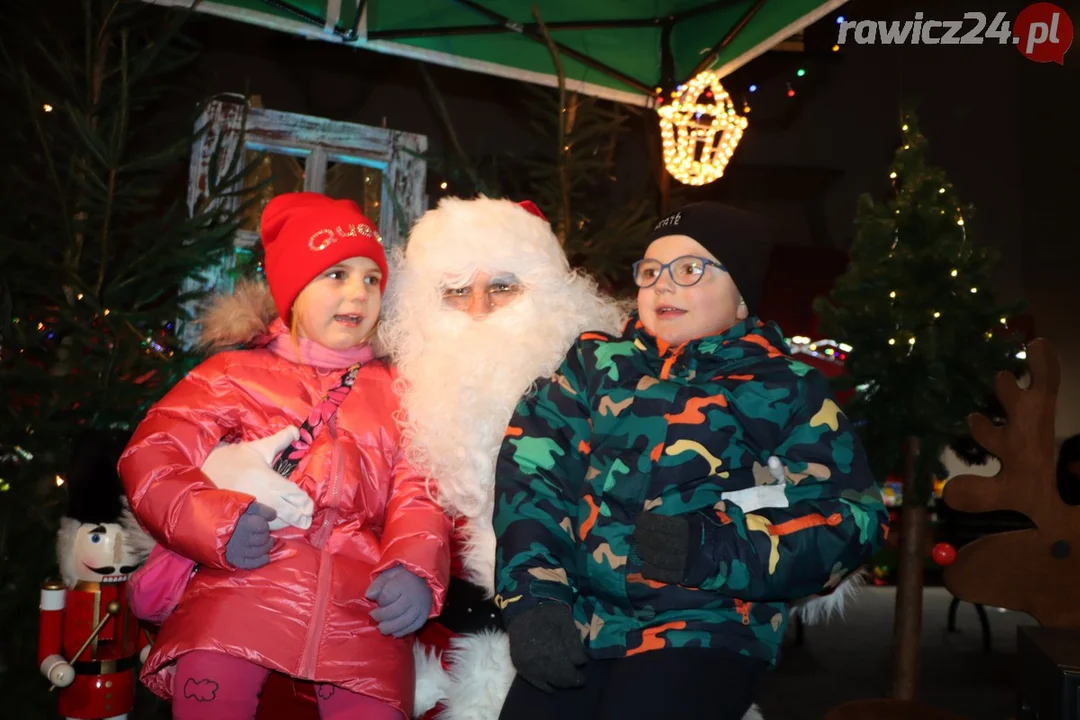 Spotkanie ze Świętym Mikołajem na Rawickim Jarmarku Bożonarodzeniowym