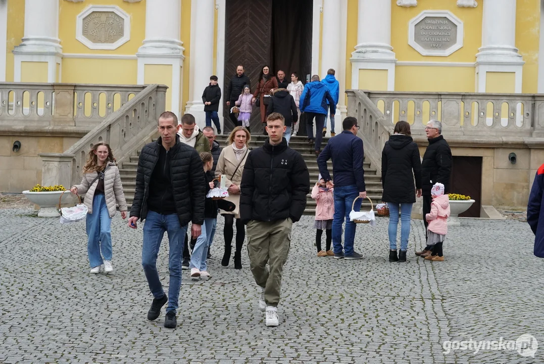 Święcenie koszyczków na Świętej Górze i szukanie zajączka