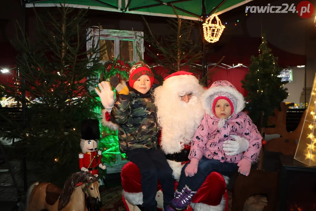 Spotkanie ze Świętym Mikołajem na Rawickim Jarmarku Bożonarodzeniowym