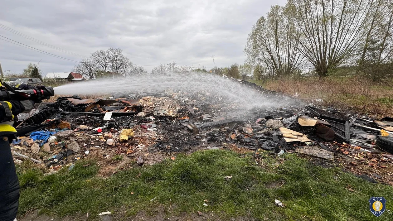 Chachalnia. Pożar śmieci