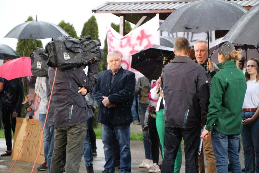 Protest przeciwko budowie ogromnej obowy w Kadziaku