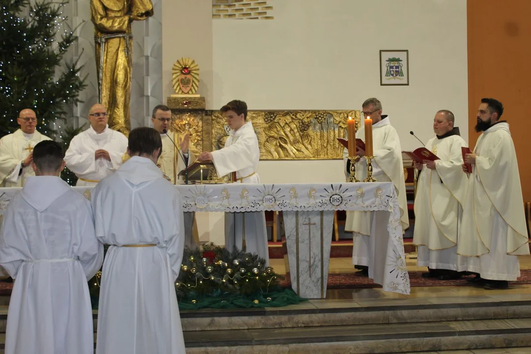 Franciszkanie w Jarocinie rozpoczęli świętowanie 90-lecia z biskupem kaliskim