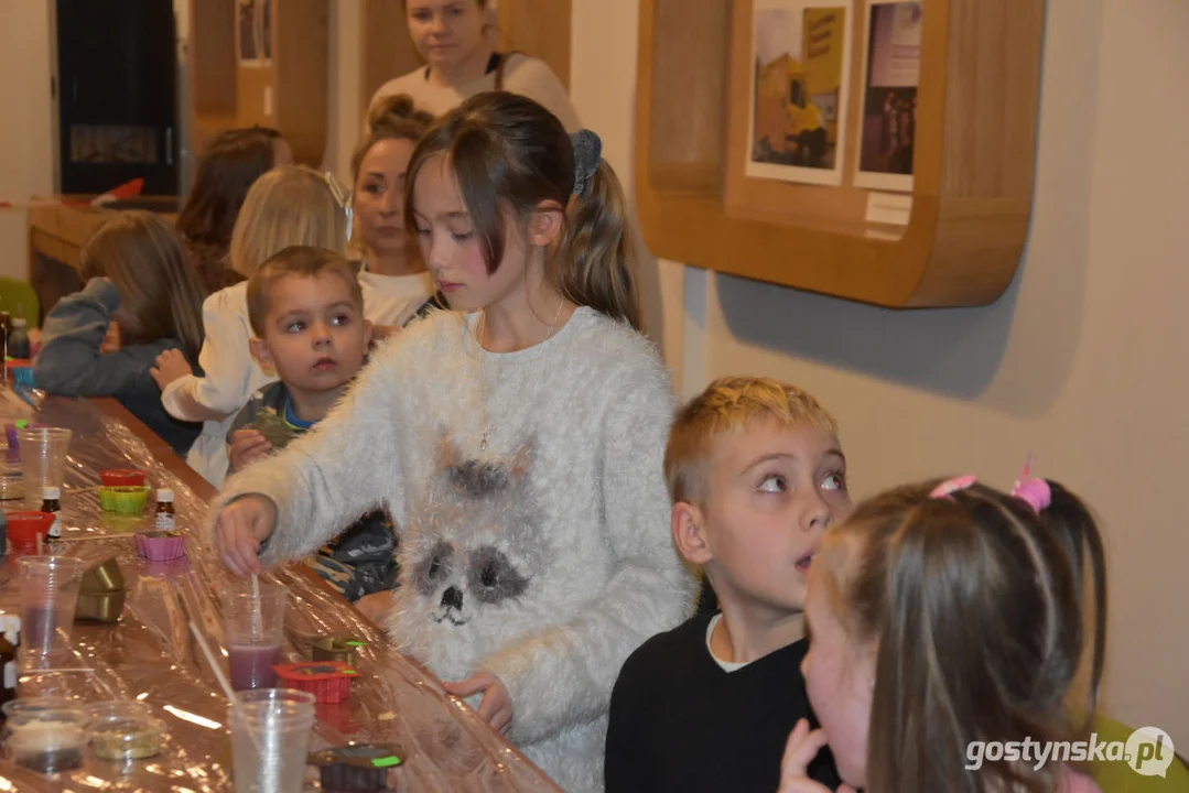 Niedziela w bibliotece w Gostyniu w świątecznym klimacie