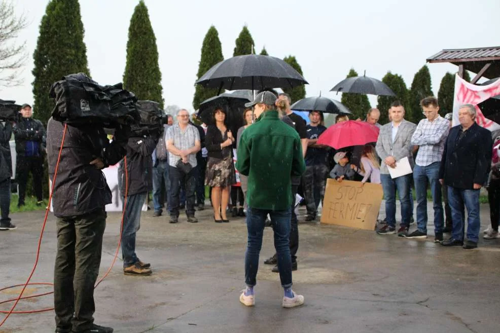 Protest przeciwko budowie ogromnej obowy w Kadziaku