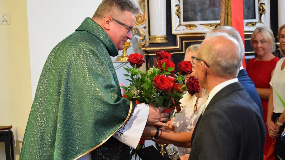 Powitanie nowego proboszcza w parafii pw. św. Katarzyny Skoraszewicach - Zdjęcie główne