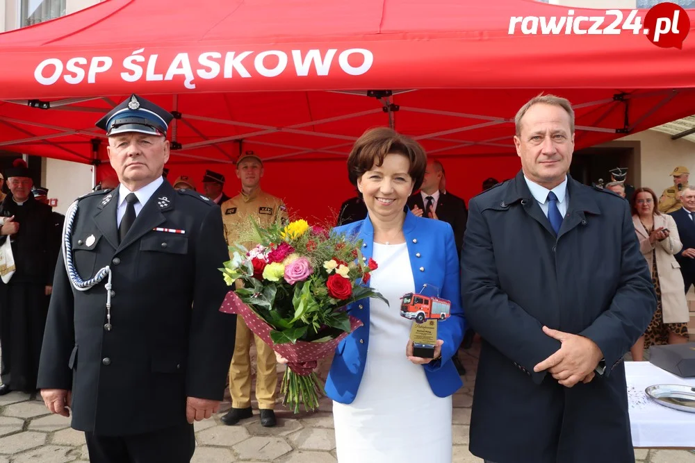 Uroczyste przekazanie auta jednostce OSP Śląskowo