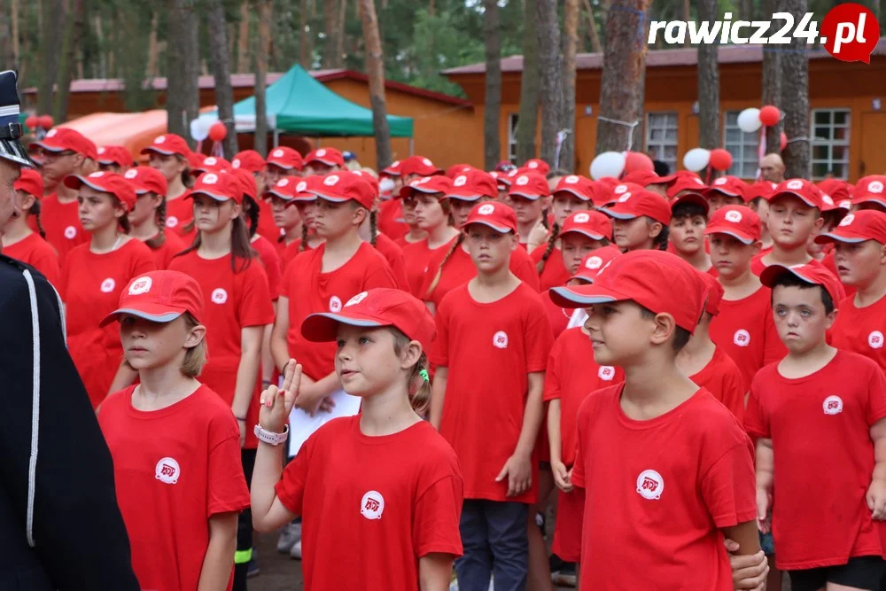 Ślubowanie i pasowanie na strażaka - członka MDP w Brennie (powiat leszczyński)