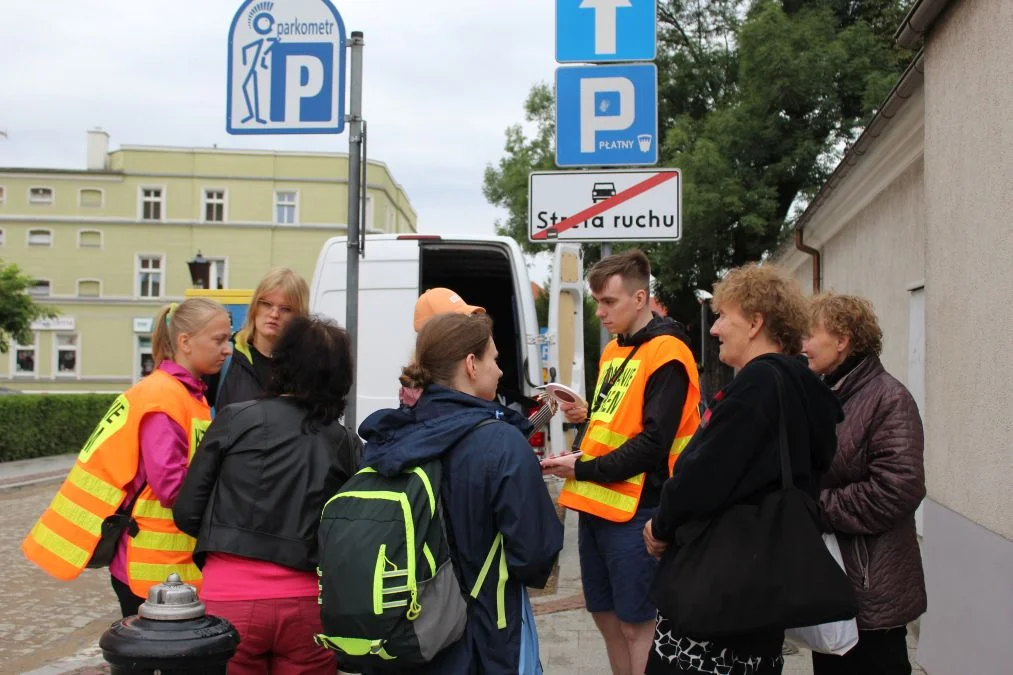 Grupa biało-zielona w drodze z Jarocina na Jasną Górę