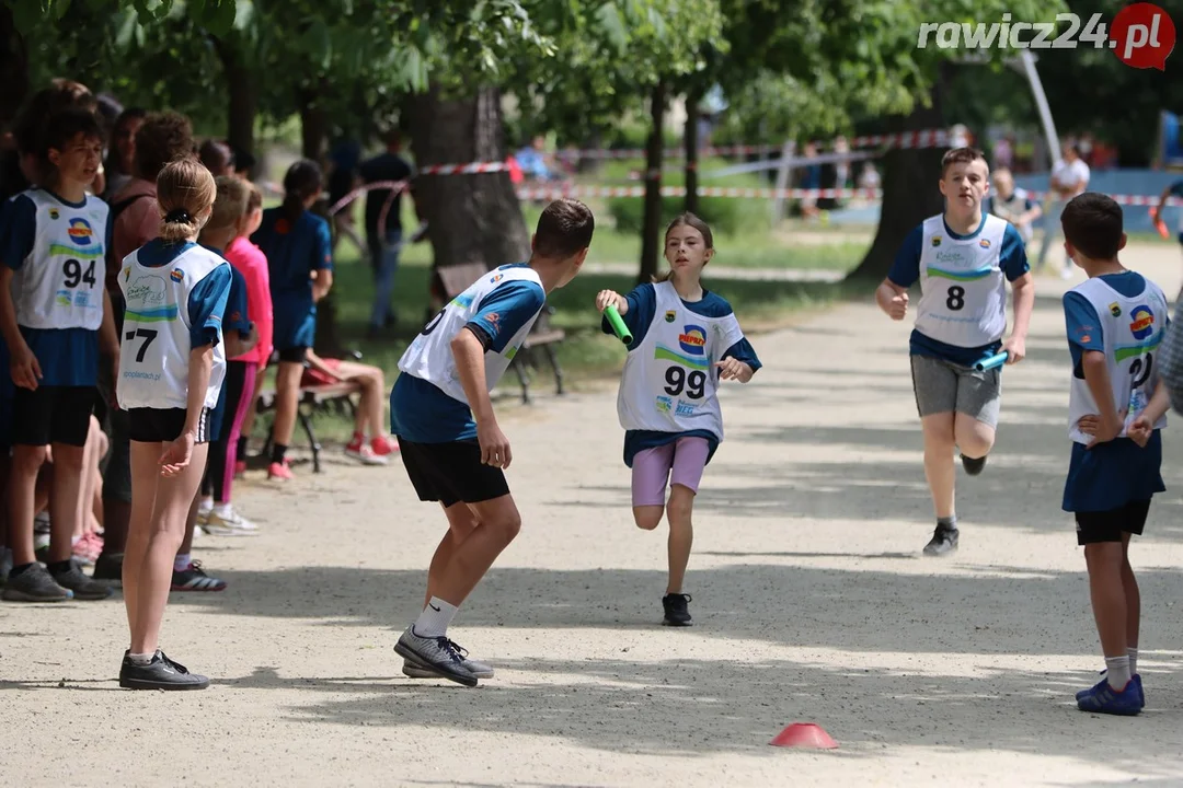 Sztafety szkolne w ramach 24h Rawickiego Festiwalu Sportu