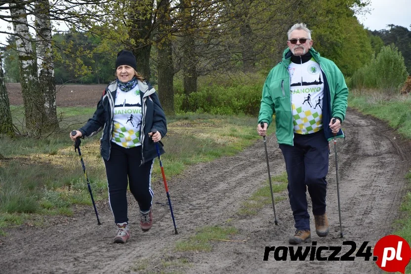 Pogoda ich nie wystraszyła. Marsz Nordic Walking w Tarchalinie (ZDJĘCIA) - Zdjęcie główne