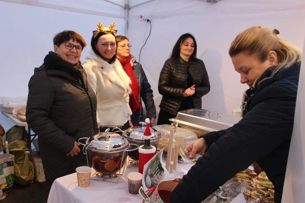 Jarmark bożonarodzeniowy i finał konkursu "Wilekopolskie smaki wigilijne w Choczu"