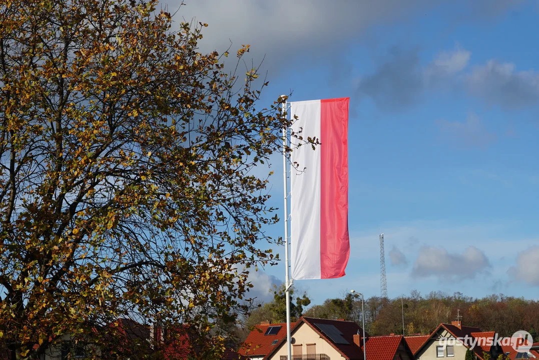 Patriotycznie w Szkole Podstawowej z Oddziałami Integracyjnymi im. M. Kopernika w Piaskach