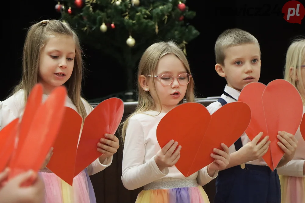 Uroczystość w Gminnym Centrum Kultury i Rekreacji w Jutrosinie