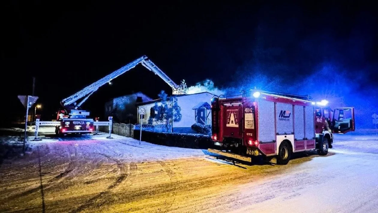 Pożar w domu jednorodzinnym w gminie Koźmin Wlkp. Wszystko zaczęło się w kominie [ZDJĘCIA] - Zdjęcie główne