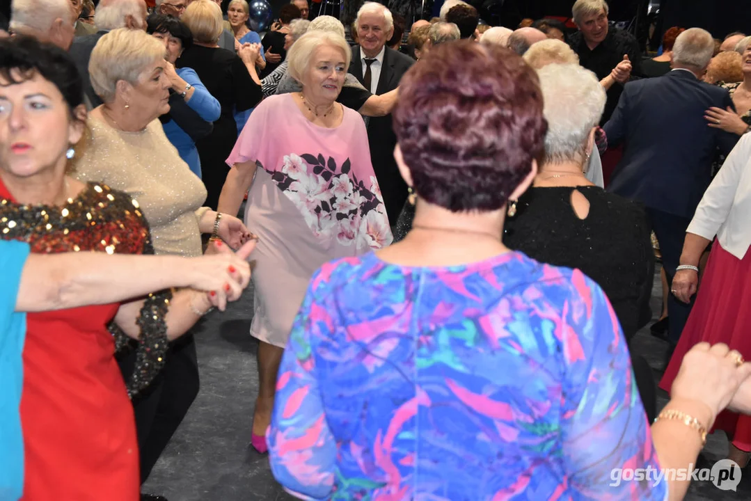 Gostyńscy seniorzy bawili się na andrzejkach w GOK Hutnik