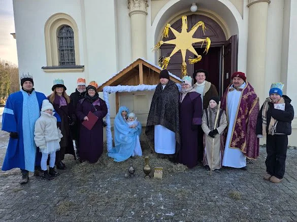 Historyczny Orszak Trzech Króli w Golejewku. Żywe zwierzęta i konni mędrcy - Zdjęcie główne