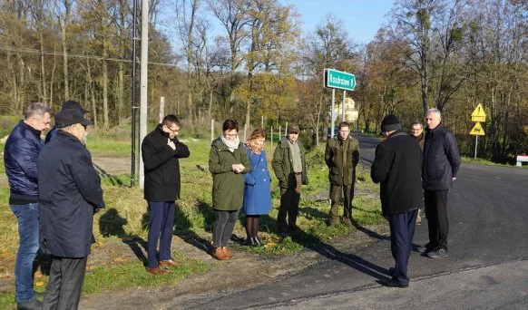 Powiat krotoszyński. Naprawili dwie drogi powiatowe [ZDJĘCIA] - Zdjęcie główne