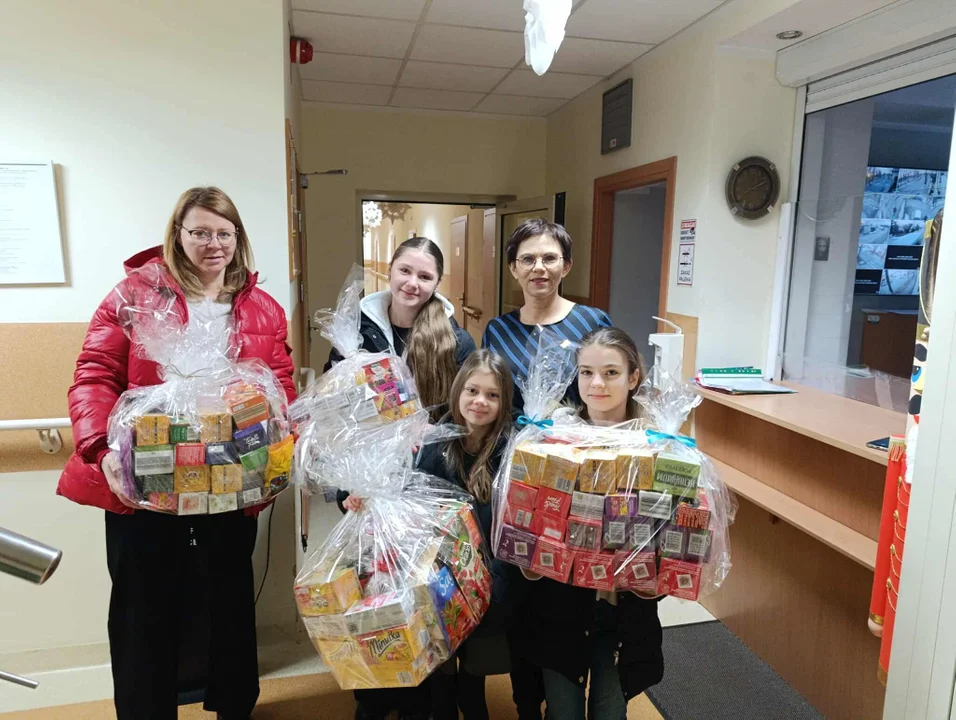 Z okazji Dnia Babci i Dziadka odwiedzili mieszkańców Domu Pomocy Społecznej. To była niezwykła akcja - Zdjęcie główne