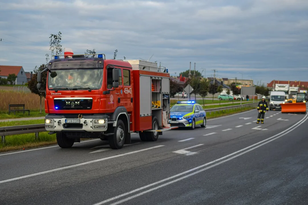 Na miejscu zdarzenia działania prowadzili strażacy i policjanci