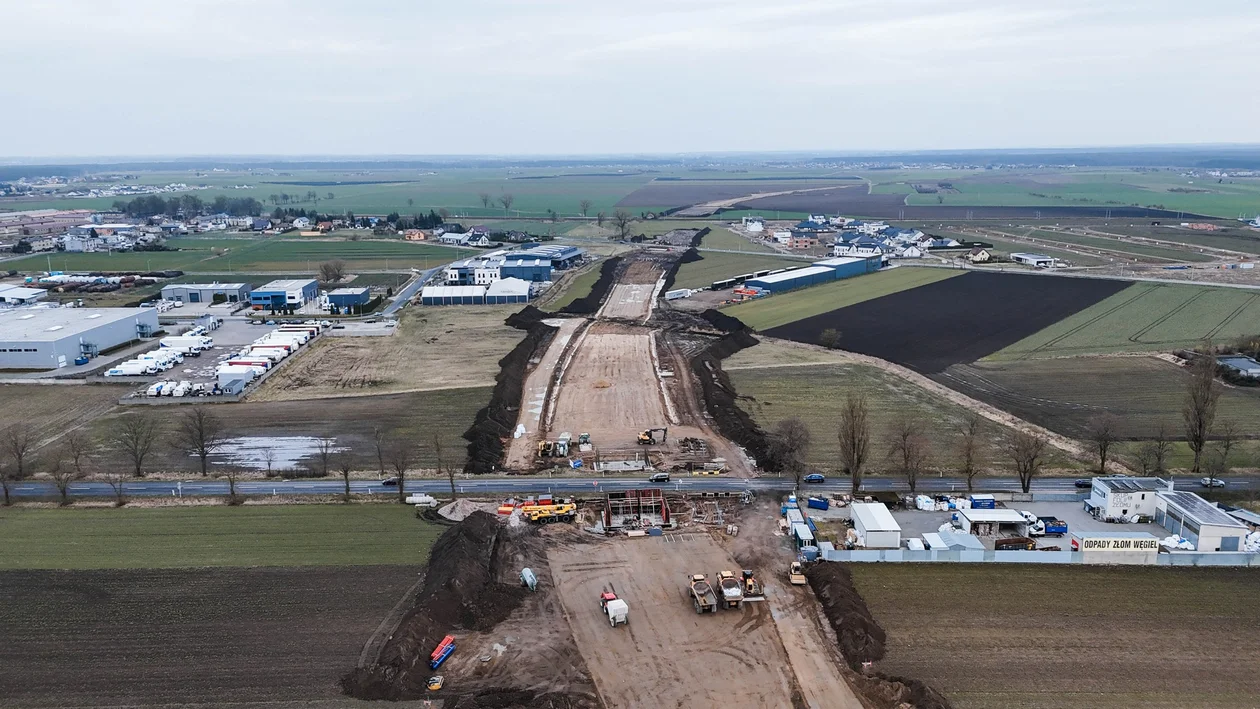 Nowa obwodnica w Wielkopolsce. Trzy wiadukty i ronda zmienią ruch w regionie [ZDJĘCIA]