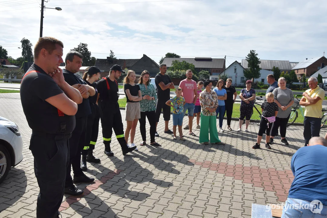 Spotkanie edukacyjno-prezentacyjne w remizie OSP Kromolice - jak używać defibrylatora?