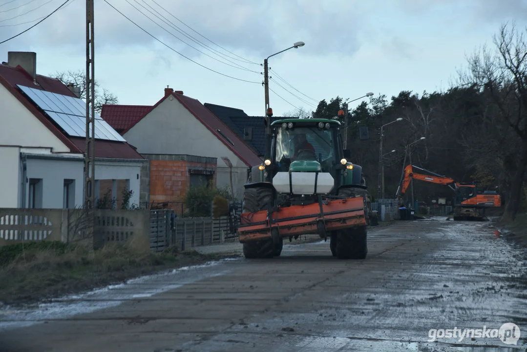 Armagedon przy budowie obwodnicy DK12 dla Gostynia. Błoto i hałas na ul. Nad Kanią