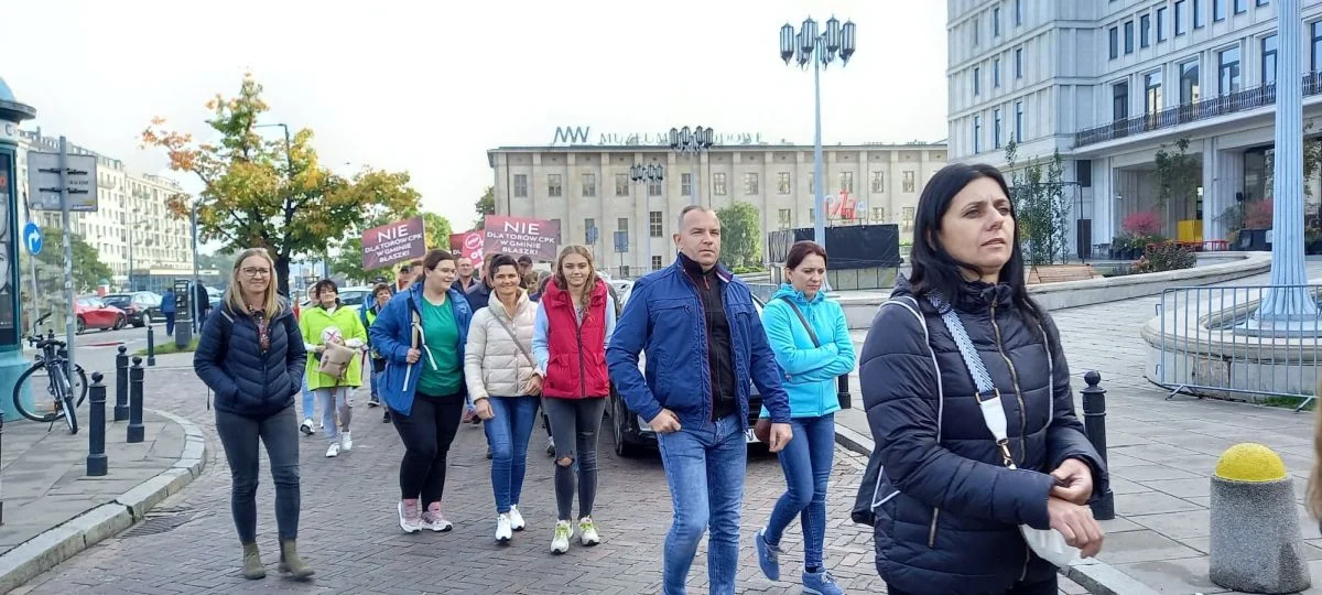 Mieszkańcy Ziemi Jarocińskiej protestują przeciwko CPK w Warszawie