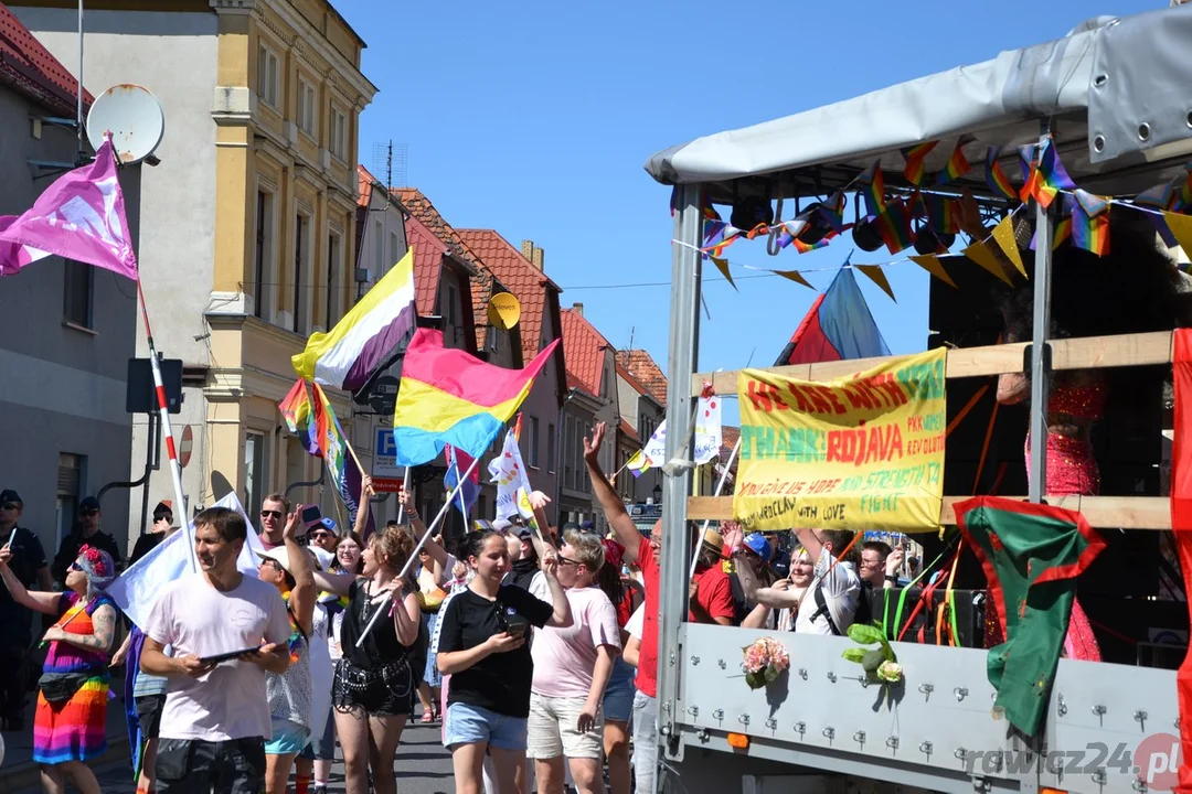 Marsz Równości i kontrmanifestacje w Rawiczu