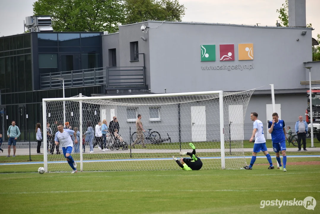 Mecz oldboyów Kani Gostyń i Lecha Poznań na 100-lecie Kani