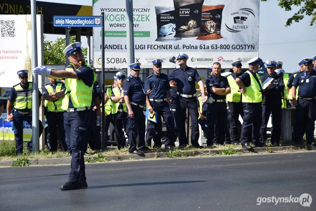 34. Konkurs "Policjant ruchu drogowego 2024” w Gostyniu. Dzień drugi - ręczna regulacja ruchem