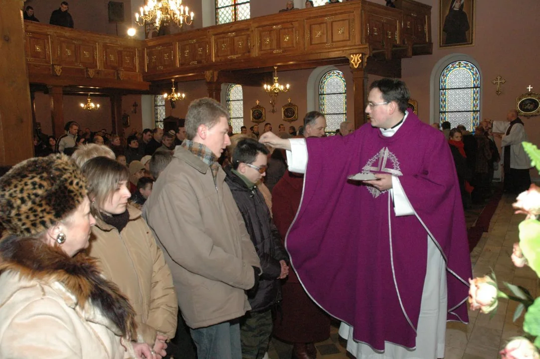 Środa Popielcowa z posypaniem głów popiołem