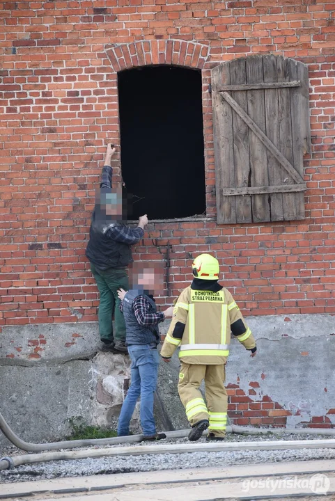 Pożar hali zakładu ślusarskiego w Czeluścinie