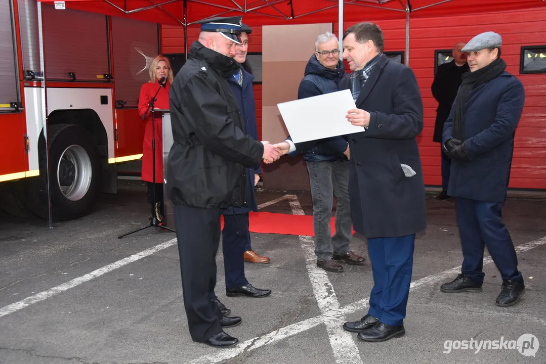 Wręczenie promes na zakup wozów strażackich dla 3 jednostek OSP: Borek Wlkp., Gola i Pogorzela